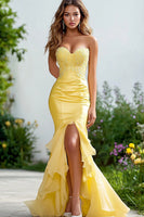 Load image into Gallery viewer, Queendancer Women Daffodil Organza Long Prom Dress with Ruffles Mermaid Strapless Sweetheart Formal Dress with Slit