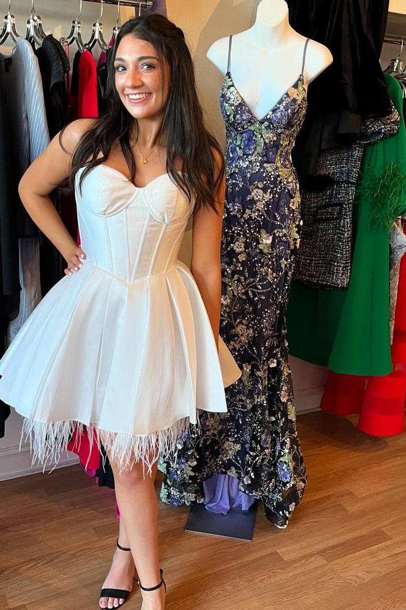 Load image into Gallery viewer, White A Line Short Corset Homecoming Dress with Feathers