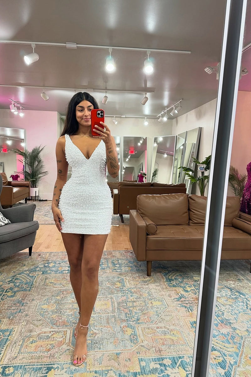Load image into Gallery viewer, White Tight V-Neck Beaded Short Homecoming Dress