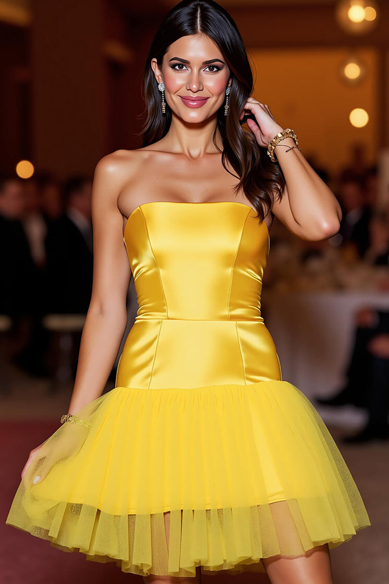 Load image into Gallery viewer, Yellow Strapless Short Tight Satin Homecoming Dress with Ruffles