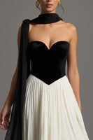 Load image into Gallery viewer, Black and White Chiffon A Line Sweetheart Pleated Long Formal Dress