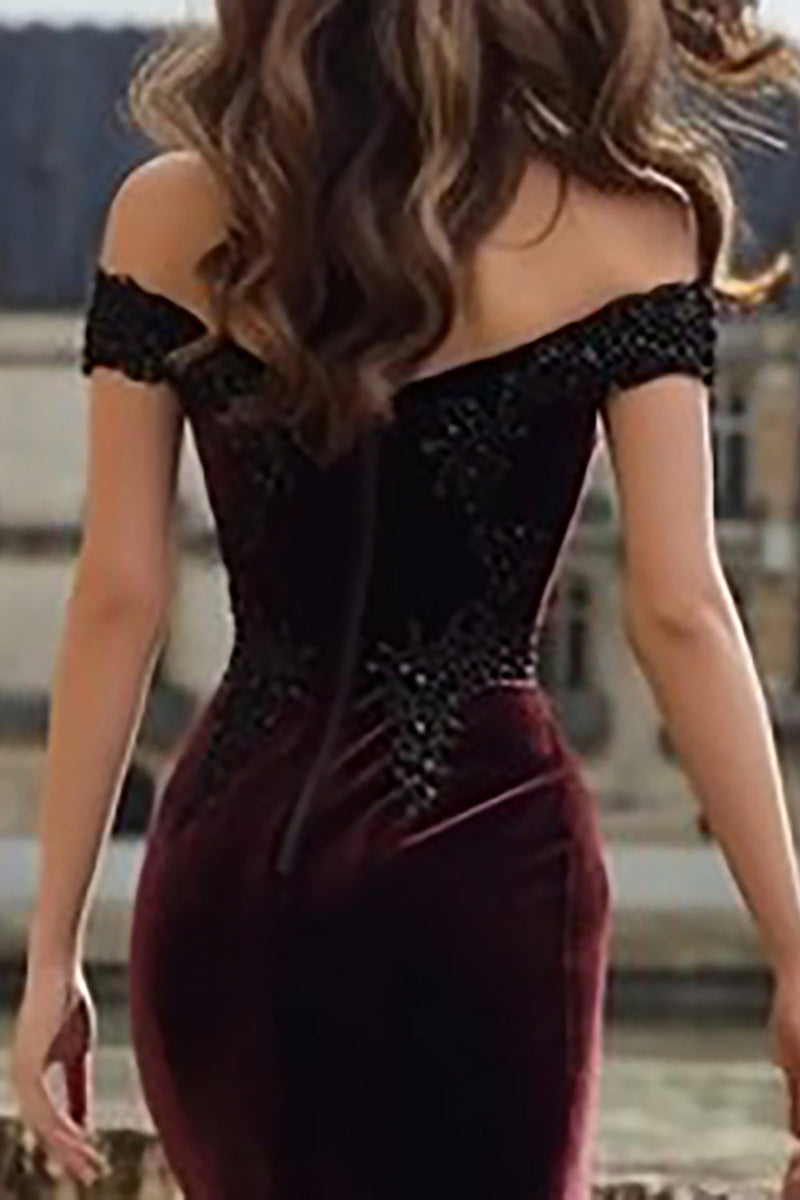 Load image into Gallery viewer, Burgundy Appliqued Mermaid Velvet Long Holiday Party Dress with Slit