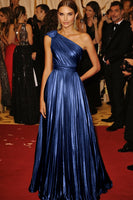 Load image into Gallery viewer, Queendancer Women Metallic Gold Pleated Long Formal Gold Dress A Line One Shoulder Back Cape Gala Dress