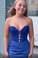 Load image into Gallery viewer, Sweetheart Navy Tight Ruched Short Homecoming Dress mit Appliques