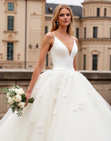 Load image into Gallery viewer, Ivory Organza Sweep Train V Neck Ball Gwon Wedding Dress