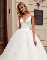 Load image into Gallery viewer, Ivory Organza Sweep Train V Neck Ball Gwon Wedding Dress