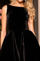 Load image into Gallery viewer, Black Velvet A Line Bateau Neck Short Homecoming Dress
