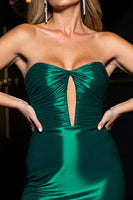Load image into Gallery viewer, Dark Green Satin Bodycon Strapless Ruched Short Homecoming Dress
