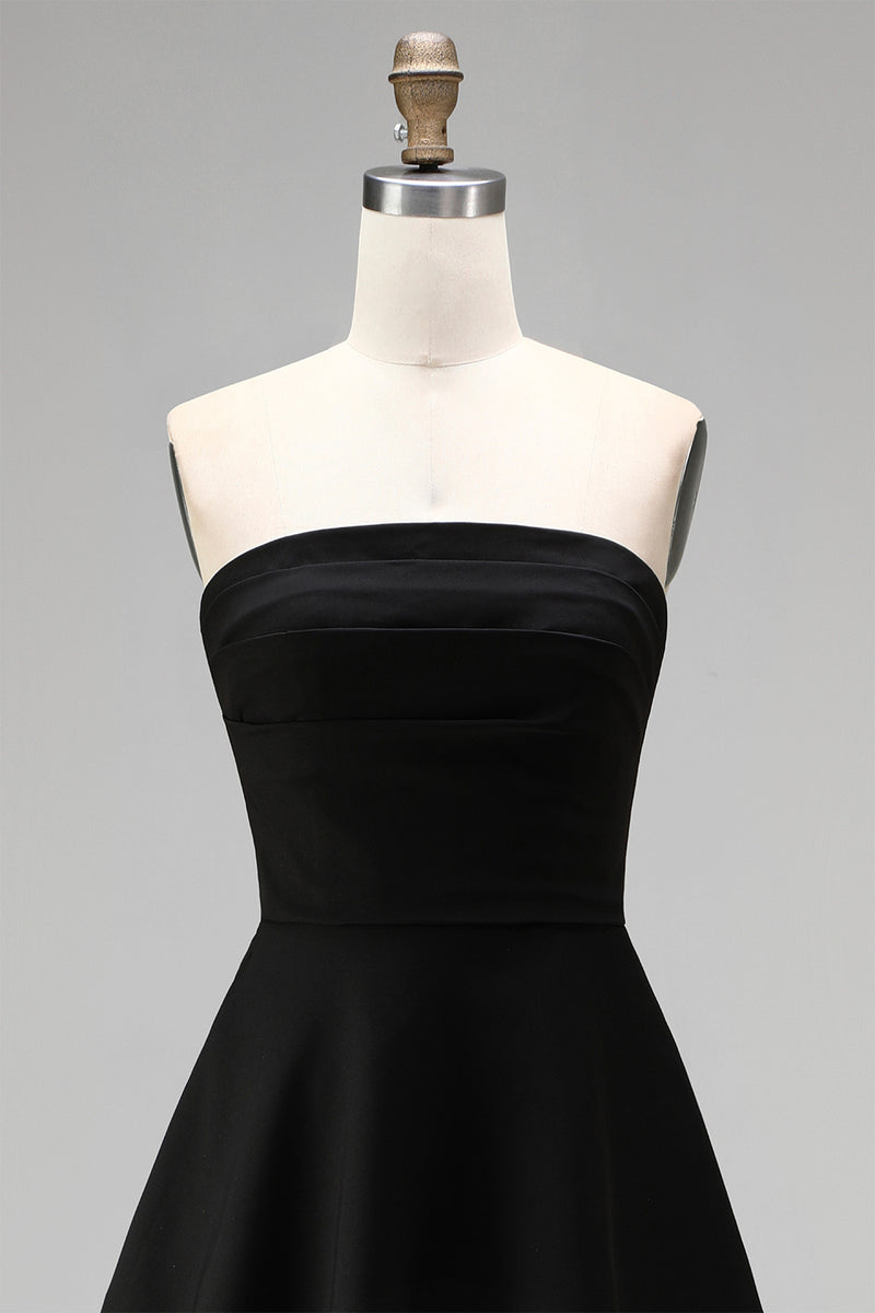 Load image into Gallery viewer, Black White Strapless Sheath Short Cocktail Dress with Ruffles