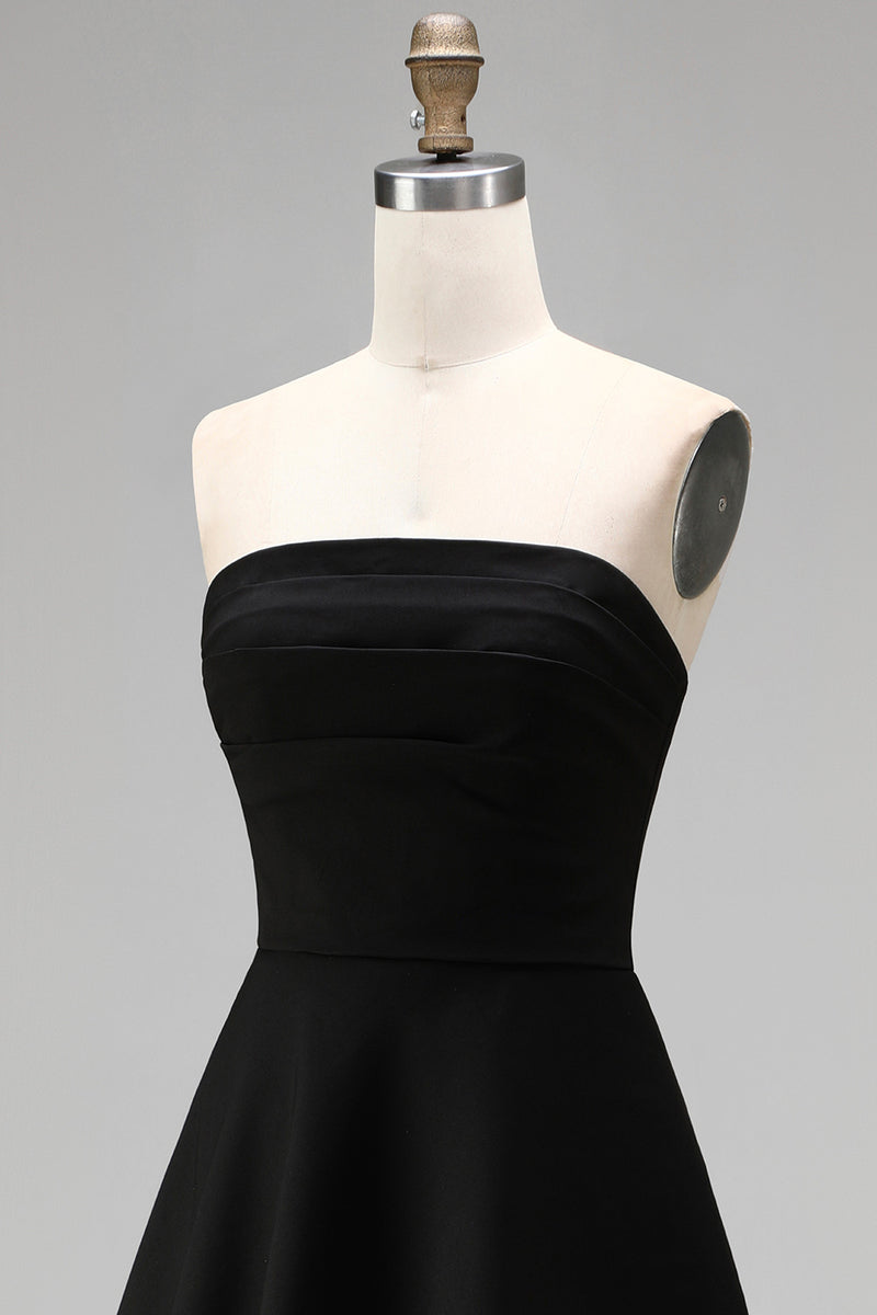 Load image into Gallery viewer, Black White Strapless Sheath Short Cocktail Dress with Ruffles