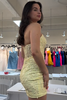 Load image into Gallery viewer, Yellow Tight Strapless Short Homecoming Dress with Appliques