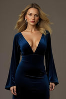 Load image into Gallery viewer, Royal Blue Velvet Sheath V-Neck Long Holiday Party Dress with Slit