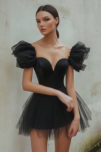 Black Short Tulle A Line Homecoming Dress with Sleeves