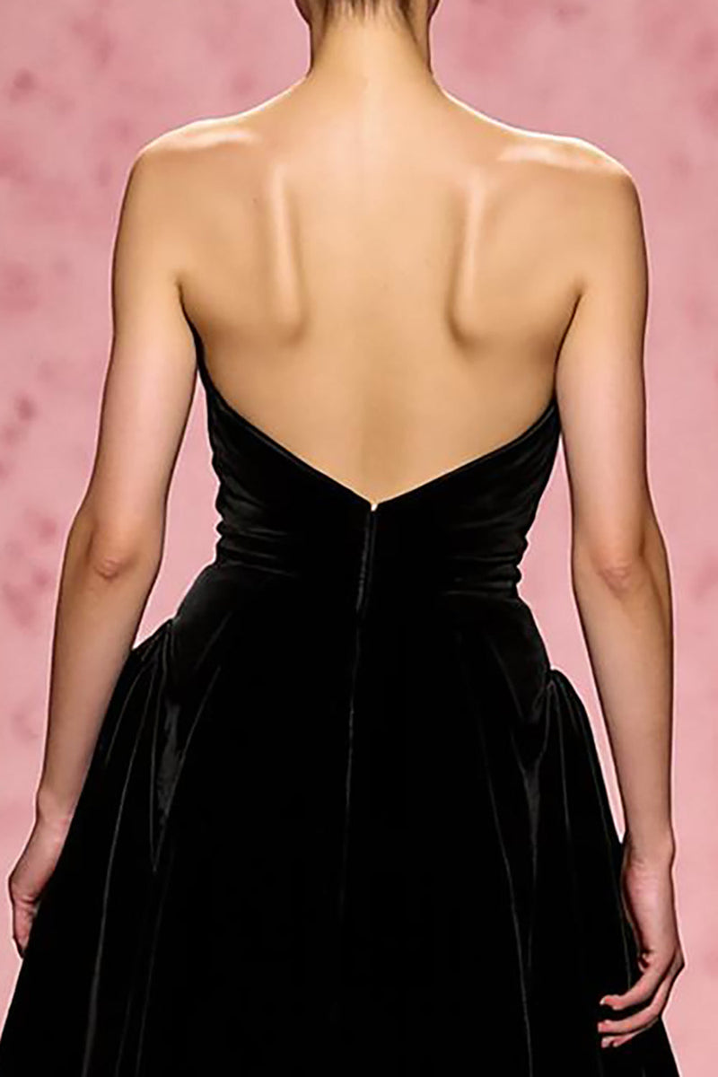 Load image into Gallery viewer, Simple Black Velvet Strapless A Line Long Evening Dress with Slit