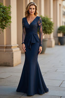 Load image into Gallery viewer, Navy Mermaid V-Neck Ruched Long Mother of the Bride Dress with Appliques
