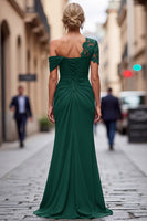 Load image into Gallery viewer, Plum Sheath One Shoulder Ruched Long Mother of the Bride Dress with Appliques