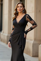 Load image into Gallery viewer, Black Mermaid Ruffled V-Neck Long Mother of the Bride Dress with Lace