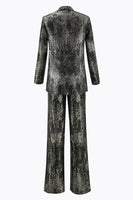 Load image into Gallery viewer, 2 Piece Black and Gold Peak Lapel Women Prom Suits with Sleeves