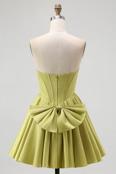 Sparkly Green Satin A-Line Sweetheart Short Homecoming Dress with Beading
