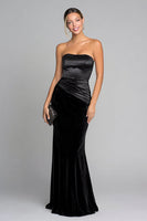 Load image into Gallery viewer, Black Velvet Strapless Ruched Mermaid Long Formal Dress