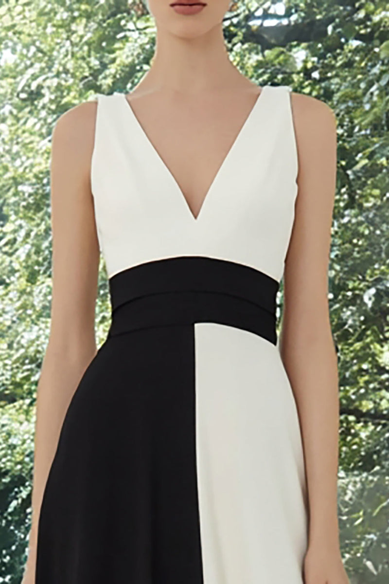 Load image into Gallery viewer, Black and White A Line Patchwork V-Neck Long Formal Dress
