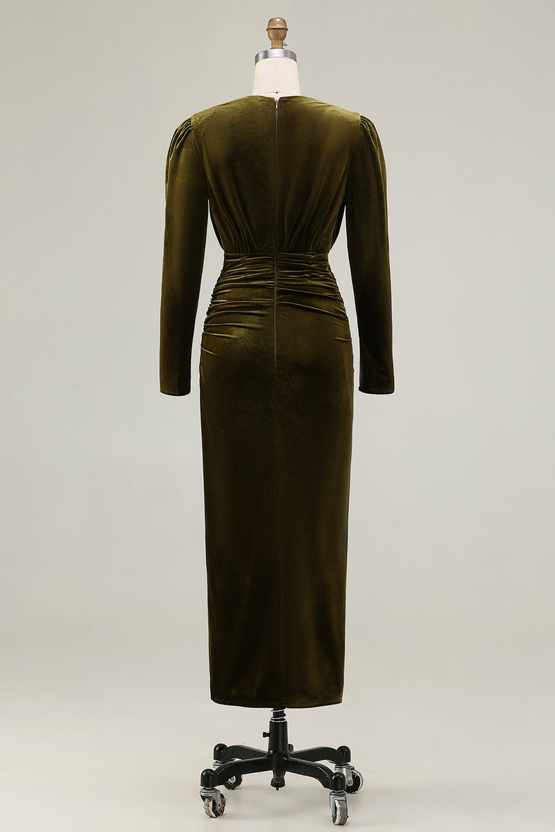 Load image into Gallery viewer, Olive Sheath Velvet Ruched Long Sleeves Holiday Party Dress with Slit