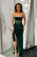 Load image into Gallery viewer, Sparkly Dark Green Velvet Sheath Long Corset Prom Dress with Slit