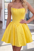 Load image into Gallery viewer, Butter Yellow Strapless Corset A Line Short Homecoming Dress with Pearls