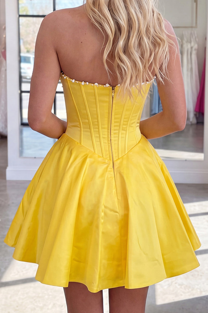 Load image into Gallery viewer, Butter Yellow Strapless Corset A Line Short Homecoming Dress with Pearls