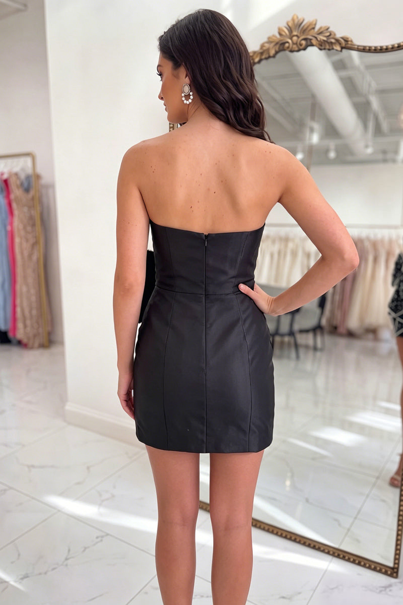 Load image into Gallery viewer, Black Strapless Tight Short Homecoming Dress with Pearls