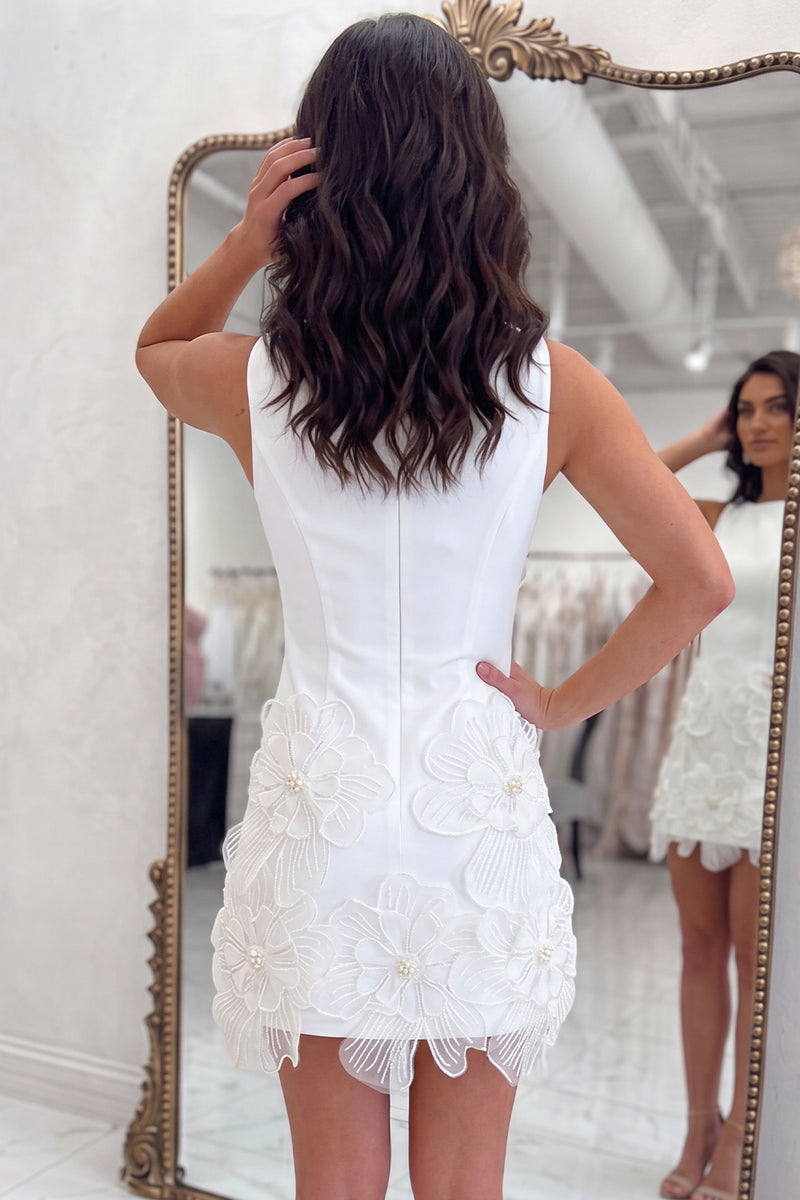 Load image into Gallery viewer, White Boat Neck Short Homecoming Dress with Flowers