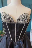 Load image into Gallery viewer, Black Corset Sweetheart Short Homecoming Dress with Rhinestones