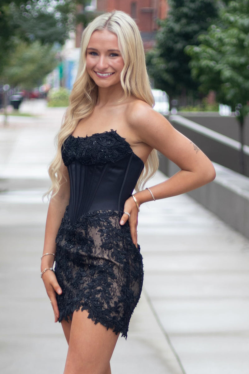 Load image into Gallery viewer, Black Corset Strapless Short Homecoming Dress with Lace
