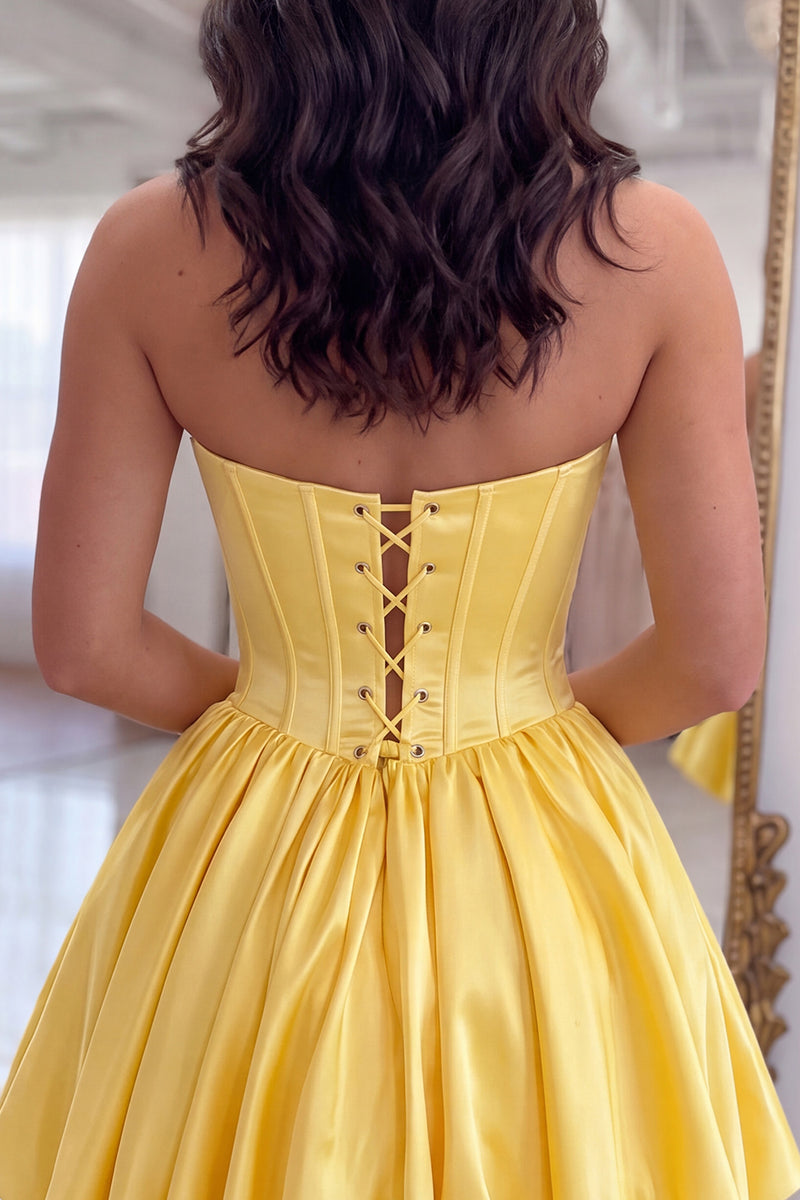 Load image into Gallery viewer, Black Corset Sweetheart Short Homecoming Dress with Appliques