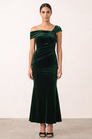 Load image into Gallery viewer, Dark Green Mermaid Ruched Asymmetrical Neck Velvet Long Formal Dress