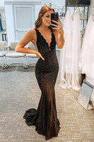 Load image into Gallery viewer, Queendancer Elegant Glitter Black Long Prom Dress with Rhinestone Deep V Neck Mermaid Open Back Formal Dress with Lace