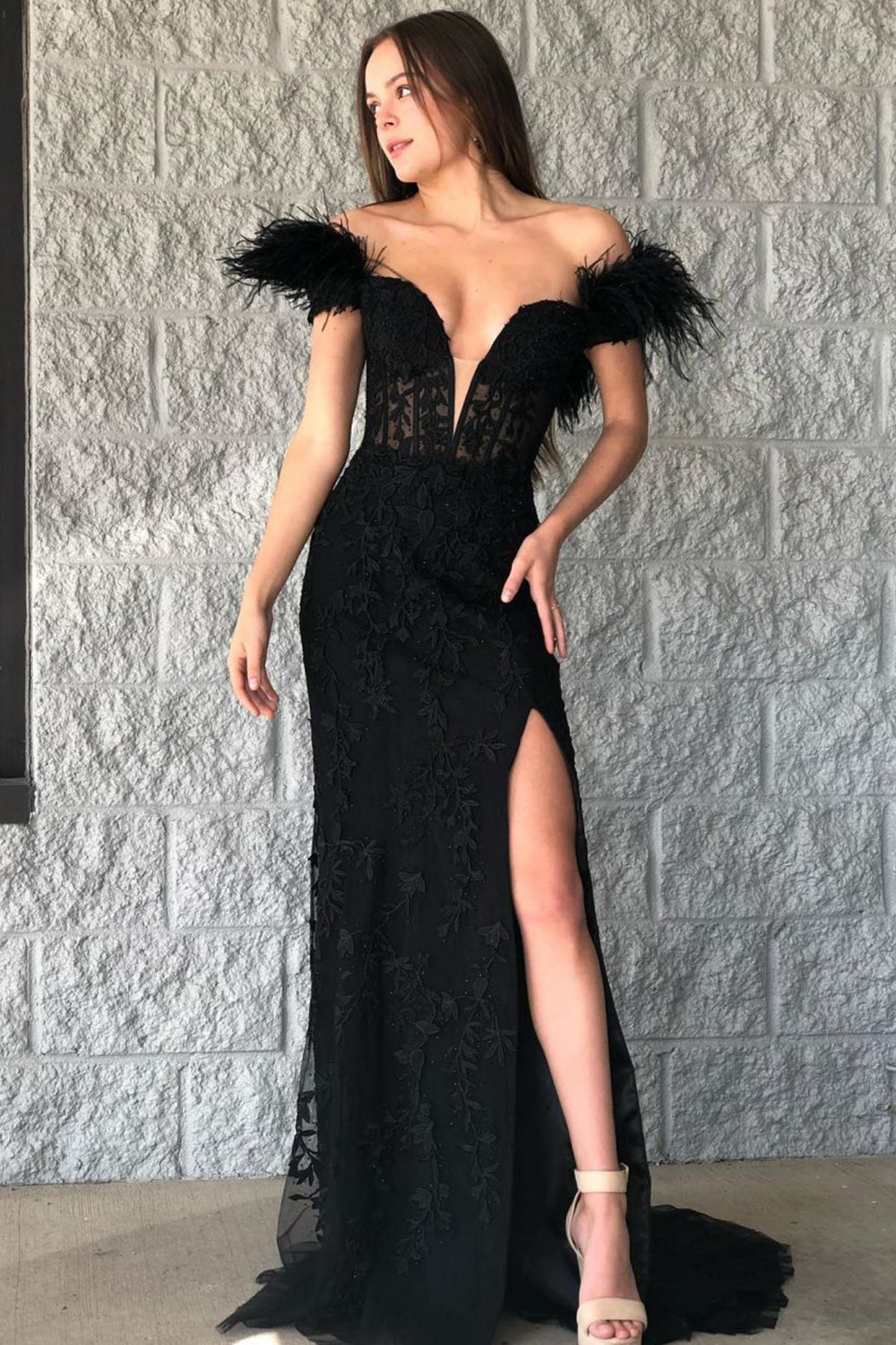 Black Mermaid Lace Long Prom Dress with Feathers