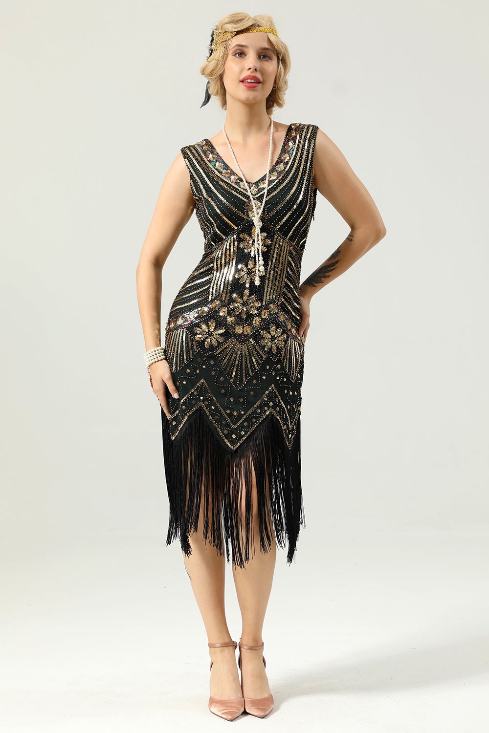 Queendancer Women Roaring 20s Black and Gold 1920s Dress Sequin Flapper Gatsby Dress with Fringes
